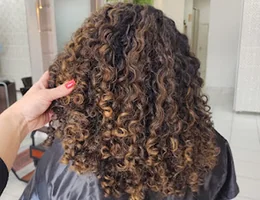 Cabelo Bakana Salão de Beleza